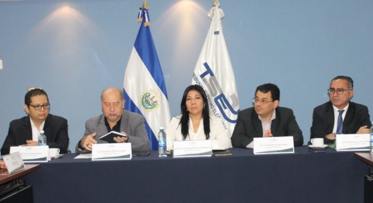 Sres Diputados <a href="/ECastroES/">Ernesto Castro</a> <a href="/AsambleaSV/">Asamblea Legislativa 🇸🇻</a> 

Talvez la solución inmediata es REMOVER a estos Magistrados <a href="/TSEElSalvador/">Tribunal Supremo Electoral 🇸🇻</a> 

<a href="/ChrisGuevaraG/">Christian Guevara 🇸🇻</a> <a href="/BancadaCyan/">Bancada Cyan 🇸🇻</a> <a href="/GANAOFICIAL/">PARTIDO GANA</a> <a href="/PDC_OFICIAL/">PDC_OFICIAL</a> <a href="/PCN_OFICIAL/">PCN</a>
