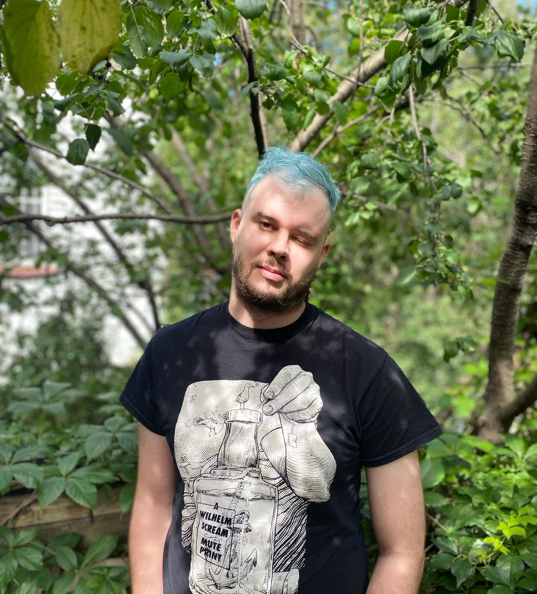 peachmgzn's tweet image. TWO WEEKS until our Crossover Episode with @metatronpress! We've got some #MicroMeta sneak peaks for u 👀 First up is "Slash Fiction" by xe04 reader Alex Manley @alex_icon, Montreal-based writer, editor, and translator and author of The New Masculinity (@ecwpress).