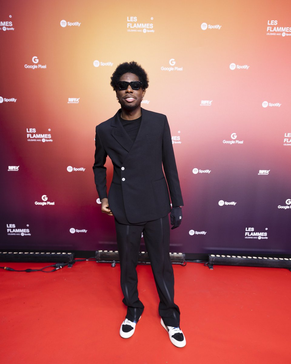 RapFrActus's tweet photo. 🚨TIAKOLA GAGNE LE PRIX DE L’ALBUM NOUVELLE POP DE L’ANNÉE ! 

Mérité pour le crackito 🔥 #LesFlammes https://t.co/5BvymPgIXz