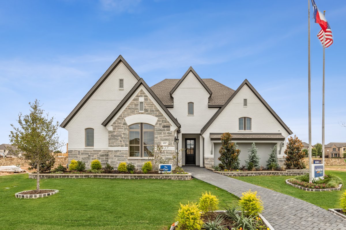 DavidWeekley's tweet photo. Relax and be at home in the luxury and leisure of The Cleary in The Reserve at Chapel Hill. Discover more: https://t.co/iCkLEPz1nG.
#DallasHomes #LuxuryLiving #HomeDesign #DallasTX #DallasBuilder #ModernHomeDesign #DFW #TexasHomes https://t.co/mq1XLXu1of