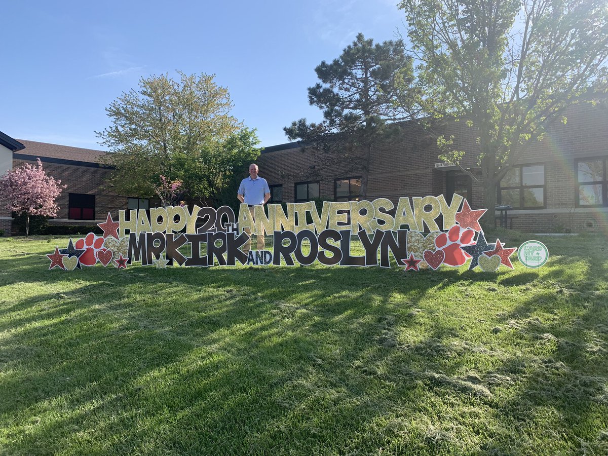 iJenParisi's tweet photo. HAPPY ANNIVERSARY, CONGRATULATIONS, and THANK YOU to Principal Kirk on 20 years!! Our Roslyn Road Bulldog staff Appreciates you! @barrington220 @Roslyn220 https://t.co/xwJITevKoZ