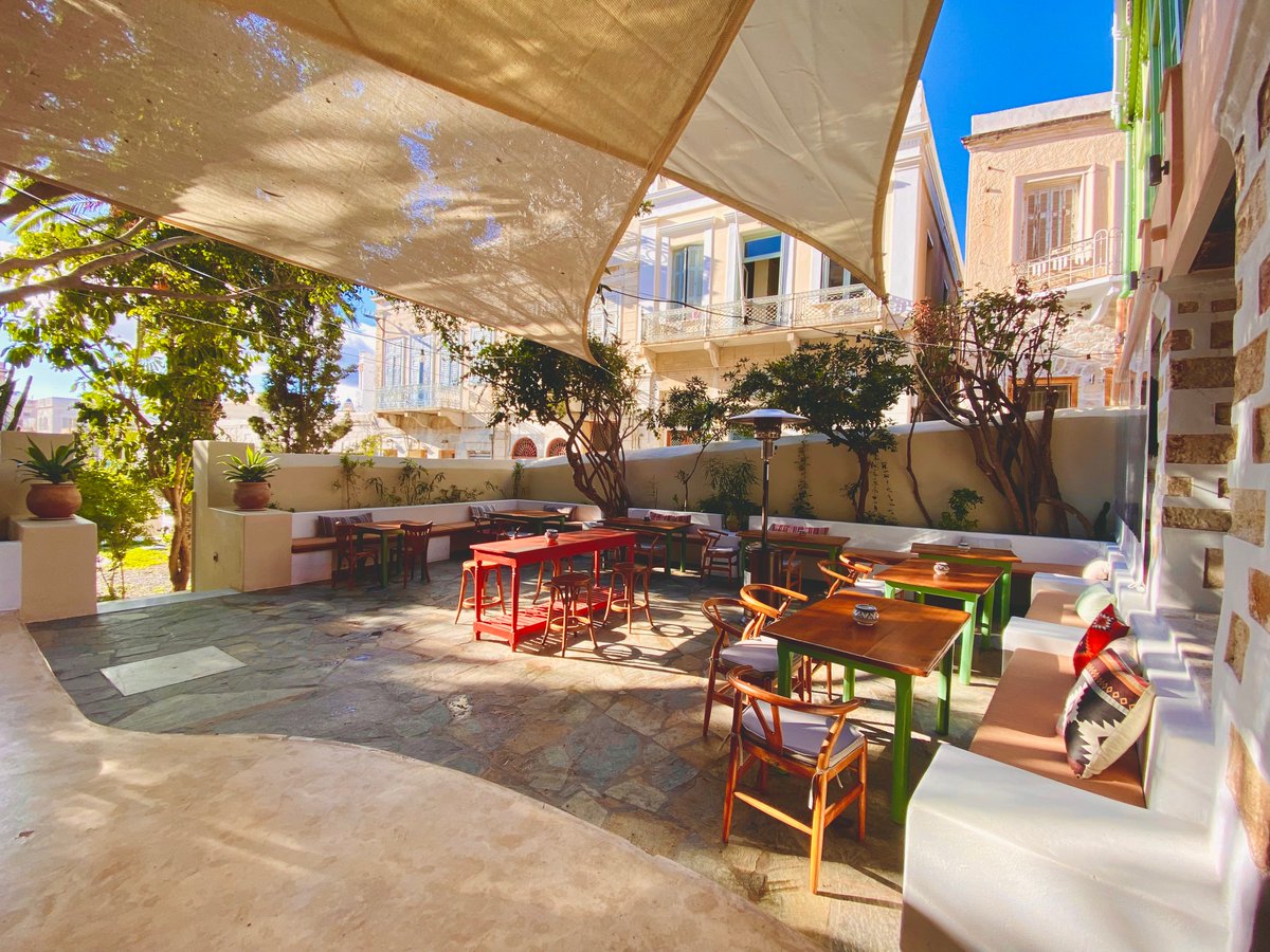 SyrosVisit's tweet photo. Appaloosa Syros https://t.co/MpCynfyiz0