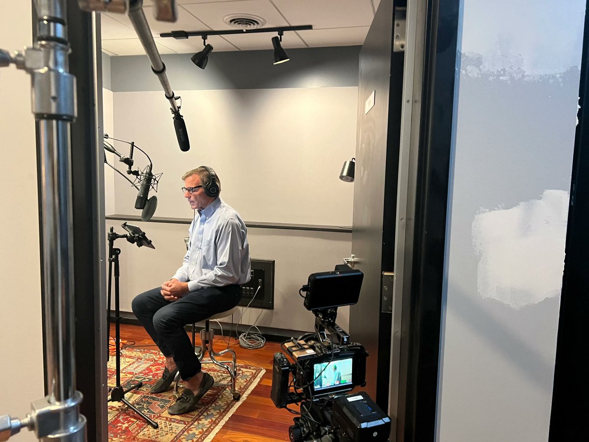 BlackstoneAudio's tweet photo. SPOTTED in the booth! A #tbt to when @BillyBusch7 came in to record some of #FAMILYREINS which launches AUGUST 1st, 2023!! Mark your calendar for this dive into the Busch family dynasty.
🍻📕👉 https://t.co/RZ6kLZ1xRr https://t.co/u9urxZyAhH