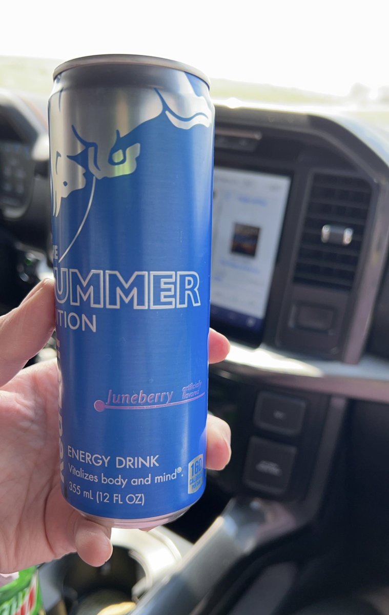 MellifluousPla's tweet photo. Juneberry Red Bull is giving sour gummy worm. I’m into it. It also has a blue and purple flavor. Blurple, if you will. https://t.co/YnY8ak06bz
