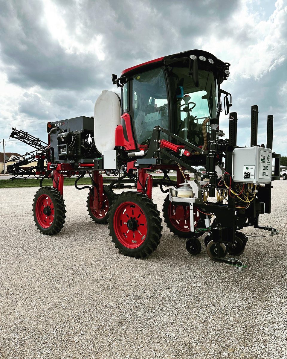 KincaidEquipmfg's tweet photo. Unique projects that we take on part 35785. Sprayer and inter-row cover crop drill all in one machine. Pretty cool piece of equipment here. https://t.co/18w48h94mu