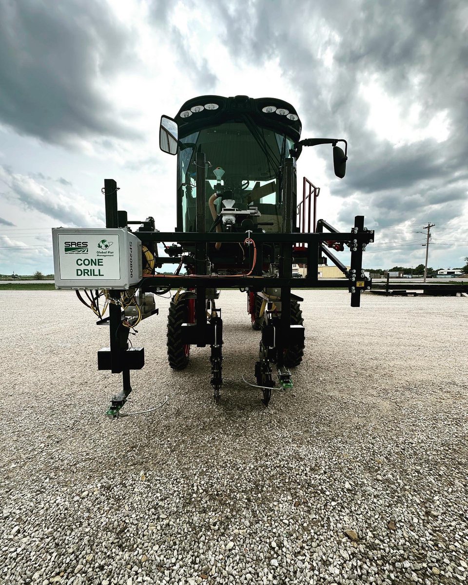 KincaidEquipmfg's tweet photo. Unique projects that we take on part 35785. Sprayer and inter-row cover crop drill all in one machine. Pretty cool piece of equipment here. https://t.co/18w48h94mu
