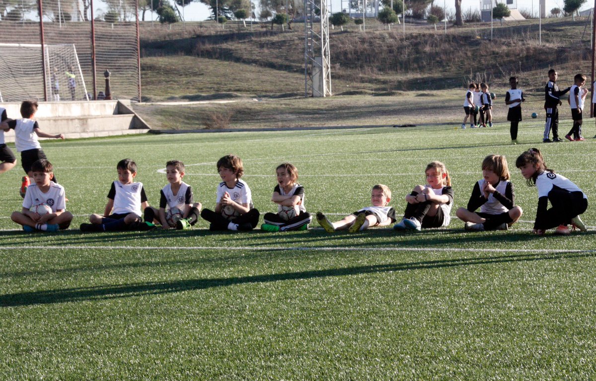 🚨 PUERTAS ABIERTAS

🔛Nuestra Academia abre sus puertas la última semana de mayo y la primera de junio. 

⚽️Desde prebenjamines hasta juveniles masculino y femenino.

¡¡Ven a probar con nosotros!!

⚫️⚪️#DUXInterAcademy