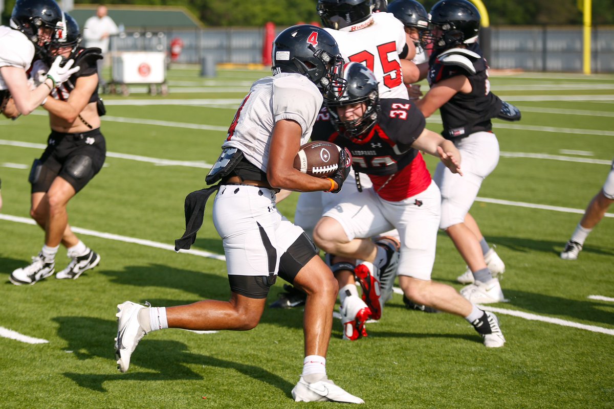 AnnaFrost54's tweet photo. This week in @leopardfootball 📸 https://t.co/ebfGDnbWeV