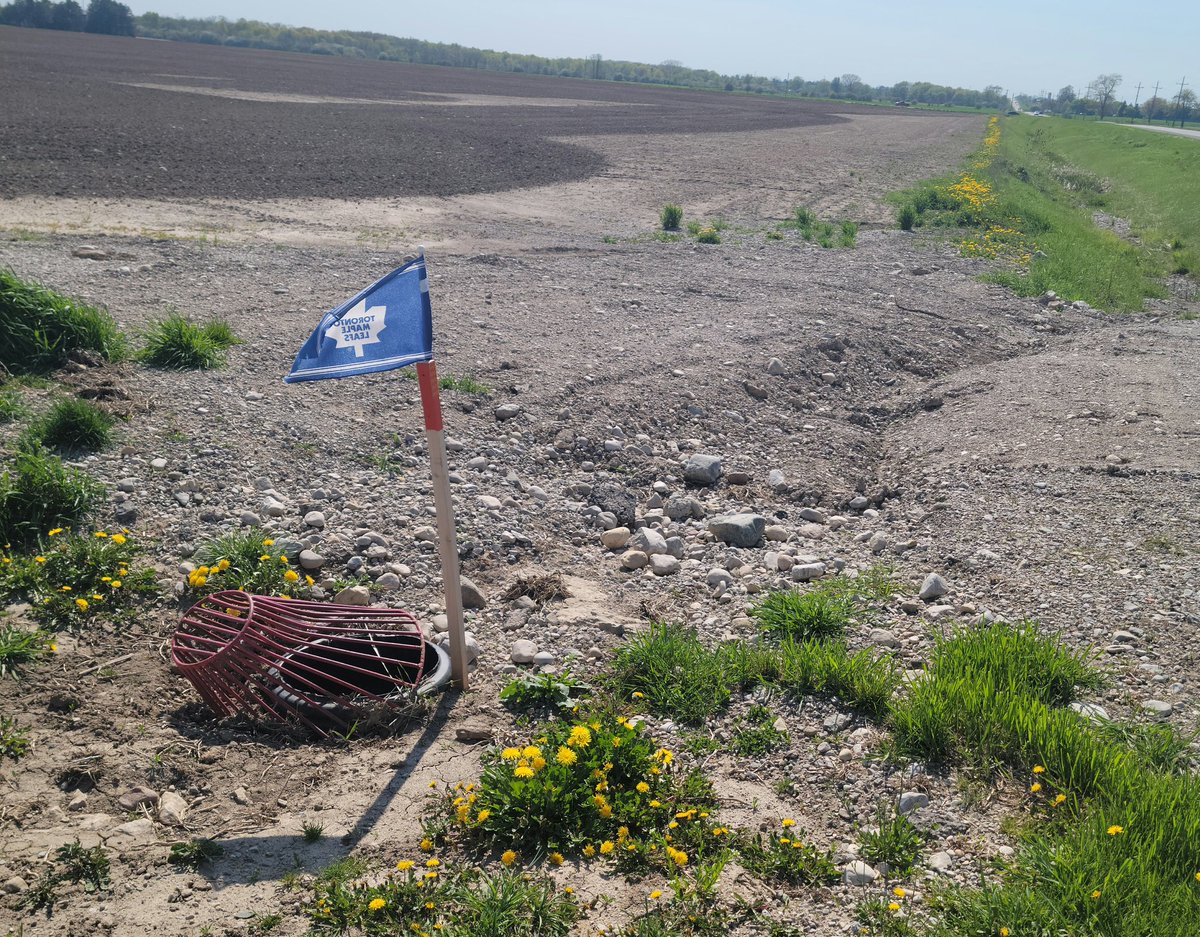 Hey look the leafs flag is being put to a good use. Perfect for  washouts