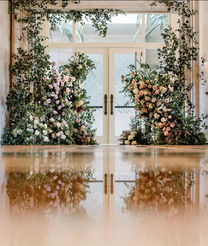 Blooming with love, this stunning floral display adorns our Grand Ballroom Foyer with even more enchantment for a memorable #FSWedding celebration.🌹 

@davidtutera