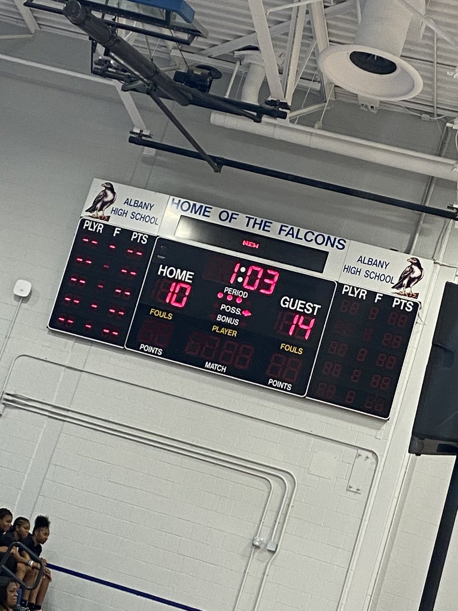 MohonPROUD's tweet photo. @MohonSports is up by a small margin at the half vs a strong @AHSFalconsNest unified bball team🏀 https://t.co/HcswX96gWh