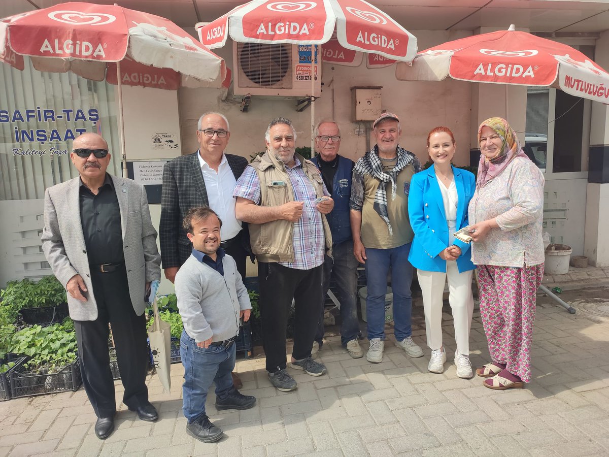 filiztugce_'s tweet photo. Yunusemre'deyiz ☀️

Muradiye Mahallemizde esnaf ve hemşehrilerimizle bir araya geldik. 

#Manisa #Yunusemre #Azkaldı #TarihYazacağız https://t.co/t3YxCnDKZk
