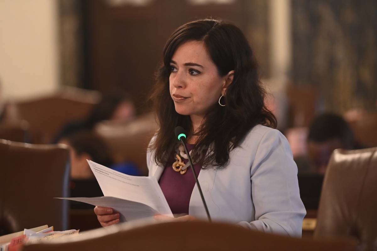 🎉🙌House Bill 3129 passed the Senate today! This bill requires employers to publicly post the salary and description of benefits for a job so prospective employees can make more informed decisions when accepting a job offer. Read more here: bit.ly/42J0xL7