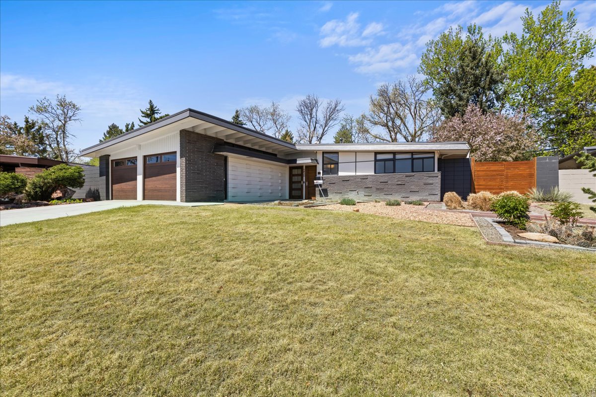 comidmodhomes's tweet photo. New Exclusive Listing:   5425 S Lowell Blvd Littleton, CO - https://t.co/C5V7gYqrMV https://t.co/D7VBPwBD5B
