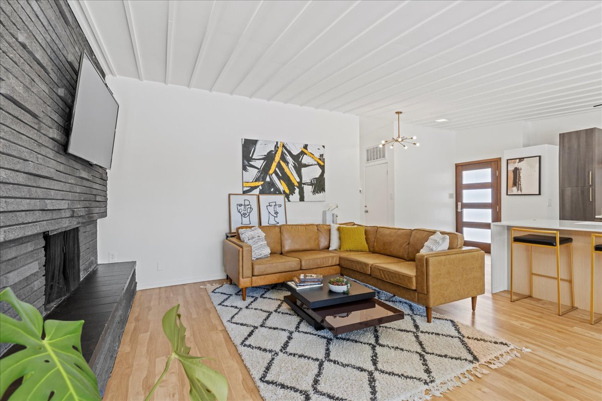 comidmodhomes's tweet photo. New Exclusive Listing:   5425 S Lowell Blvd Littleton, CO - https://t.co/C5V7gYqrMV https://t.co/D7VBPwBD5B