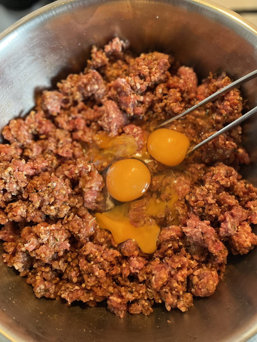 Lauriz1o's tweet photo. meatballs. 😍 #Carnivore #simpledelicious #Meatheals https://t.co/Xv0XxtsPOk