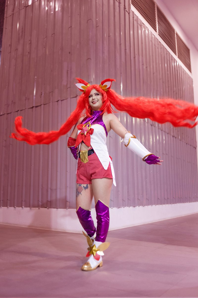 esshidoll's tweet photo. ✨"I'm fighting for peace and justice, and......!Eh.....whatever."✨

~JINX

-------
⭐STAR GUARDIAN JINX FROM LEAGUE OF LEGENDS⭐

#starguardian #starguardiancosplay #jinx #jinxcosplay #leagueoflegends https://t.co/bOFKfA5ncH