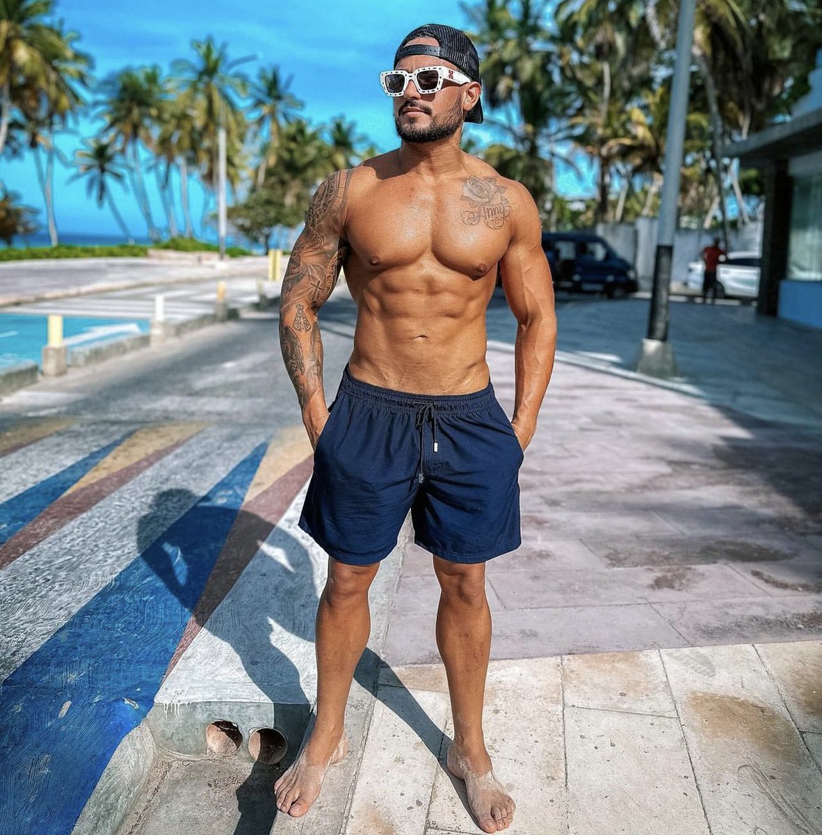 revistaronda's tweet photo. El cantante #AranOne sube la temperatura en su cuenta de #Instagram al postear unas fotos bastante hot.🔥🔥 https://t.co/DR7M0wxIsW