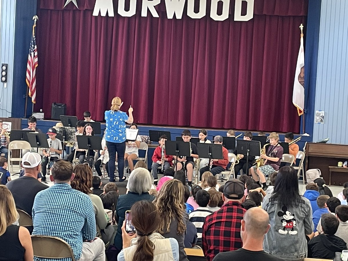 MurwoodWC's tweet photo. Our 4th and 5th grade bands are rocking out! #marvelousmustangs @WCEFK12 https://t.co/i0AIDjtjck