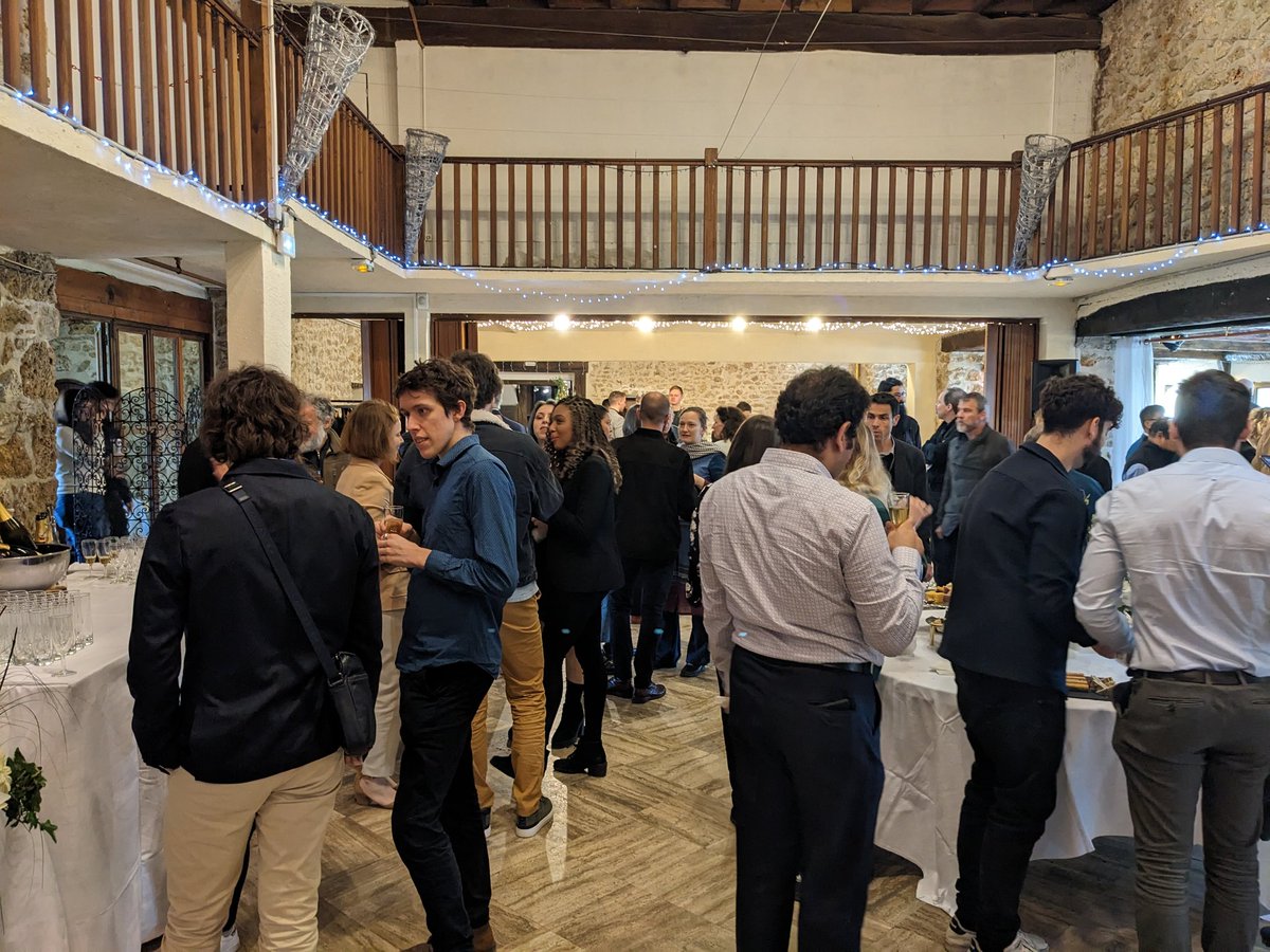 An_in_dita's tweet photo. Socializing after the science. End of day 1 of #OpenNeuroPSI https://t.co/CVVUcajRT1