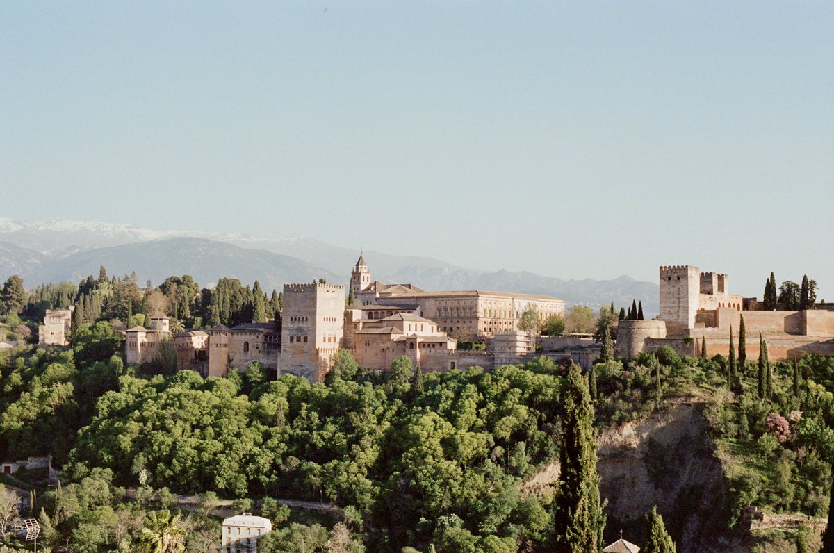 shuee99's tweet photo. details of The Alhambra #film #CanonAE1 https://t.co/56PysaCJn6