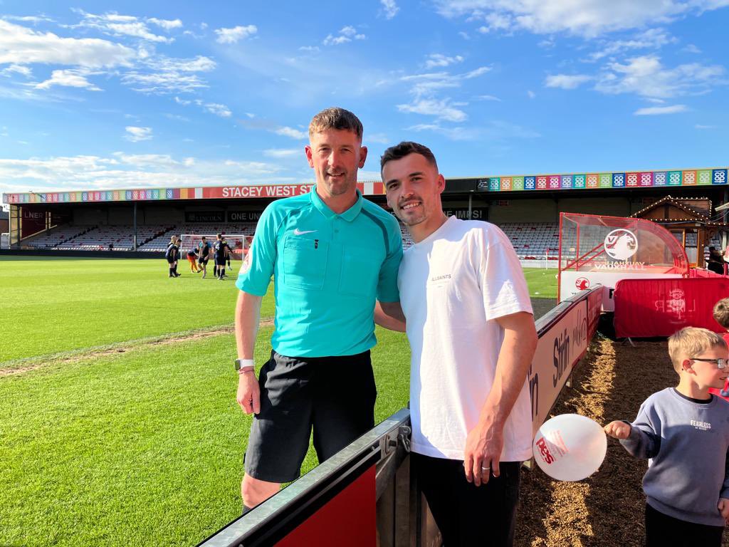 Great end to the season and to catch up with @Harry_Toffolo tonight @LincolnCity_FC  last time here it was the other way round. He was on the pitch. #CharityFootball @SADSUK @HughsieFC