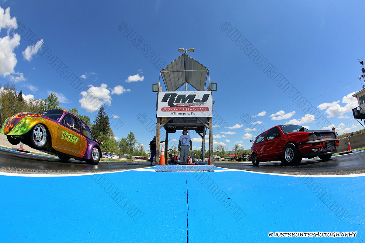 JustSports_AHL's tweet photo. 05-26-23 Beaver Springs Dragway - The VW Bugaboo - VW Heritage Series
@platypodtripods
#vwracing
#vwdragracing
#volkswagendragracing
#DragRacingVW
#VWDragRacing
#bugorama
#vw
#remotecamera
#dragracingphotography
#dragracingphotographer
#dragracing
#pocketwizard https://t.co/OC5u0kyhve