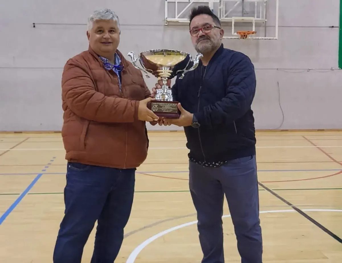 FFLasPalmas's tweet image. 🏆 | El @clubMalta97 ya tiene el trofeo que le acredita como campeón de #TerceraFederaciónFutsal Grupo 11 en la temporada 2022/2023.

¡Felicidades equipo!

#FutsalRFEF #FutsalCanario