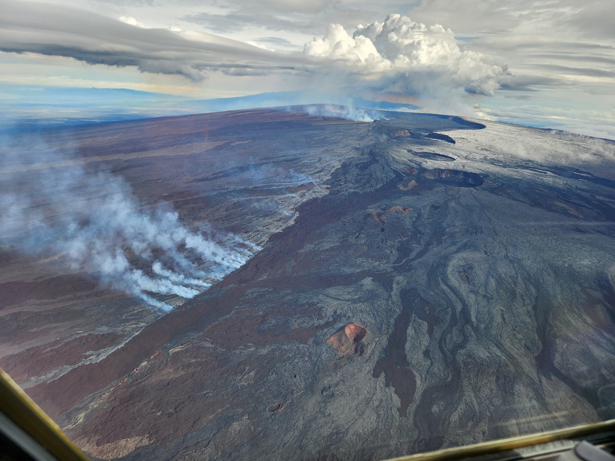 The world’s longest modern CO₂ record comes from the top of a volcano. But wait, volcanoes themselves can be a source of CO₂. Doesn’t that interfere with the measurements?

In fact, it does not! Find out why in our latest post. 📈 🌋climate.nasa.gov/explore/ask-na…