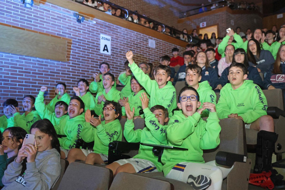 LiderRedaccion's tweet photo. Grazas clubes, adestrador@s, pais nais, e sobre todos aos protagonistas, os xogador@s por facer posible que se manteña o soño do LIDER https://t.co/EZKuO8oCUk