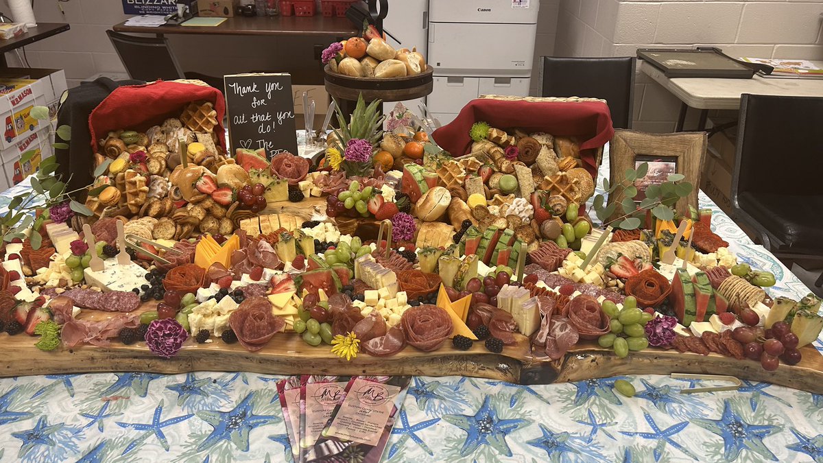 JDbeachteach's tweet photo. Wow! So amazing &amp; delicious! ❤️ Thank you for another beautiful day, @antrim_pto #WeRBeach #TeacherAppreciationWeek2023 #charcuterie #mollyboards @AntrimSchool @StecchiniM @ptbeachsuper https://t.co/8djD2ej1Z5