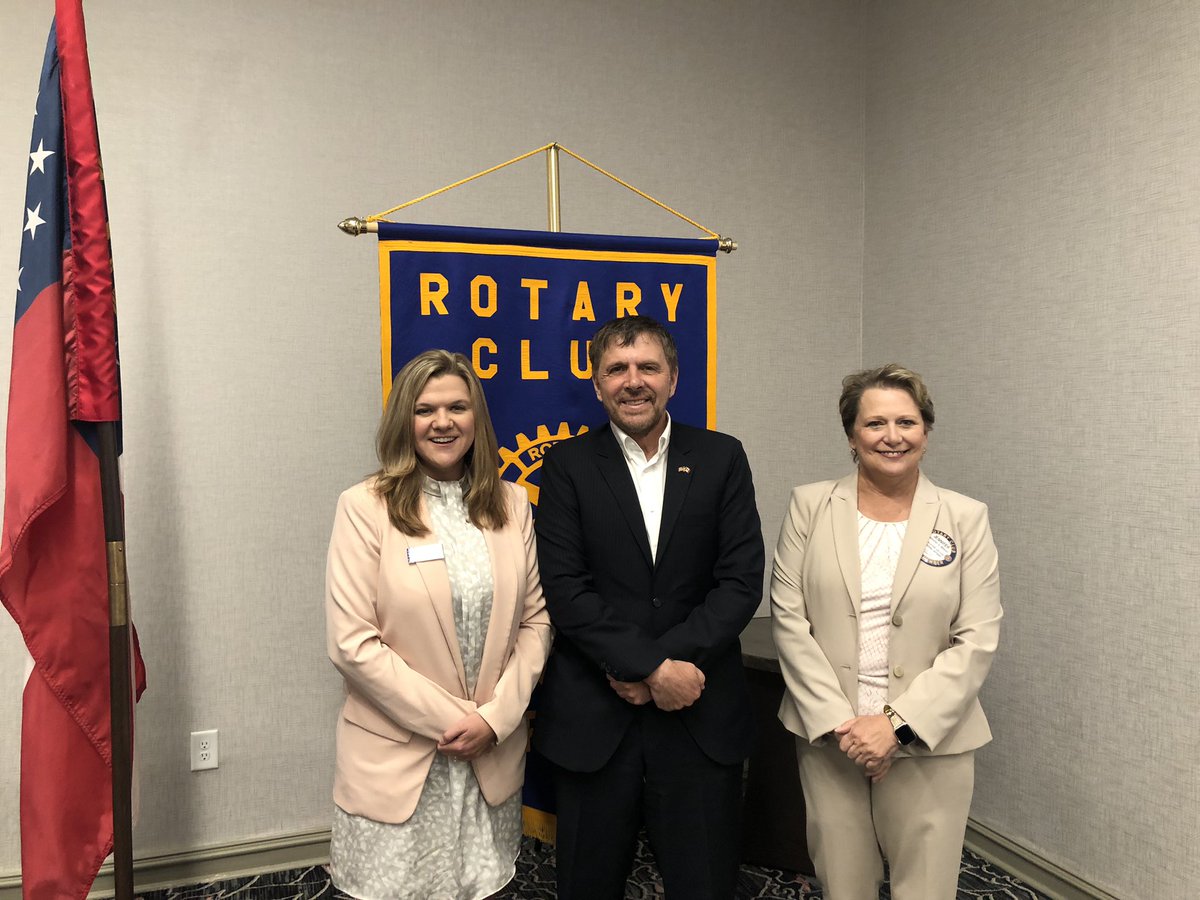 It was great spending time with our friends at the <a href="/MariettaRotary/">Marietta Rotary</a> yesterday! Thanks for having us! Spreading the greatness of the Canada - U.S. partnership, one ally at a time. 😎
<a href="/CanCGAtlanta/">Canada in the Southeast United States</a> <a href="/JKHillCDA/">James K Hill</a>
