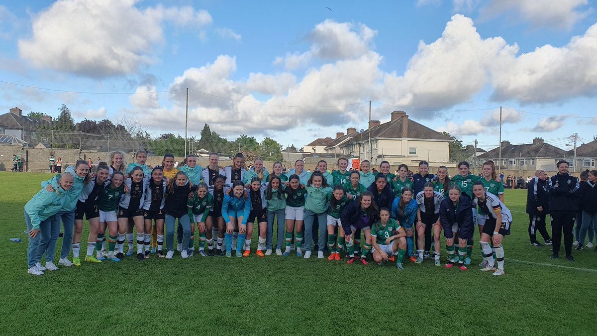 Fantastic Team of 2023 and the 1st of many future caps 🇮🇪☘️ Thanks to all the amazing coaching staff, the players and their families for a brilliant year. What a brilliant game to end the season 🇩🇪v 🇮🇪 #IRLWU16 <a href="/IrelandFootball/">Ireland Football ⚽️🇮🇪</a> <a href="/DFB_Frauen/">DFB-Frauen</a> <a href="/LoiWomen/">LOI Women</a> <a href="/skbfc/">StKevinsBoysFC</a> <a href="/FAIWomen/">FAI Women</a>
