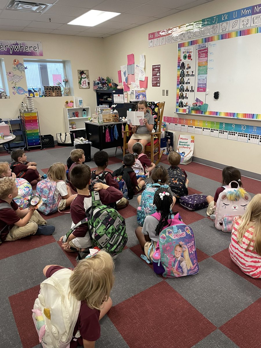 Thank you Layla for reading to our class today. It was such a special treat 💕 <a href="/MetzAmie/">ADalton</a> #ivyhawn