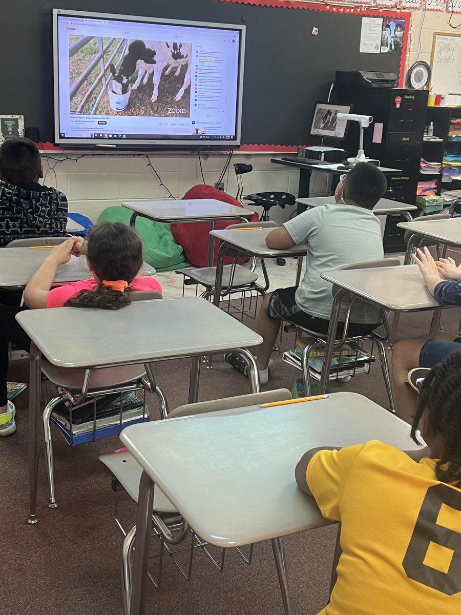 mrs_canady20's tweet photo. We were so excited to be able to Live Chat with our Farmer Shane and Cow, Flora! We have enjoyed watching her grow throughout the year!
#AdoptedCowProgram https://t.co/VElUSDOzxn
