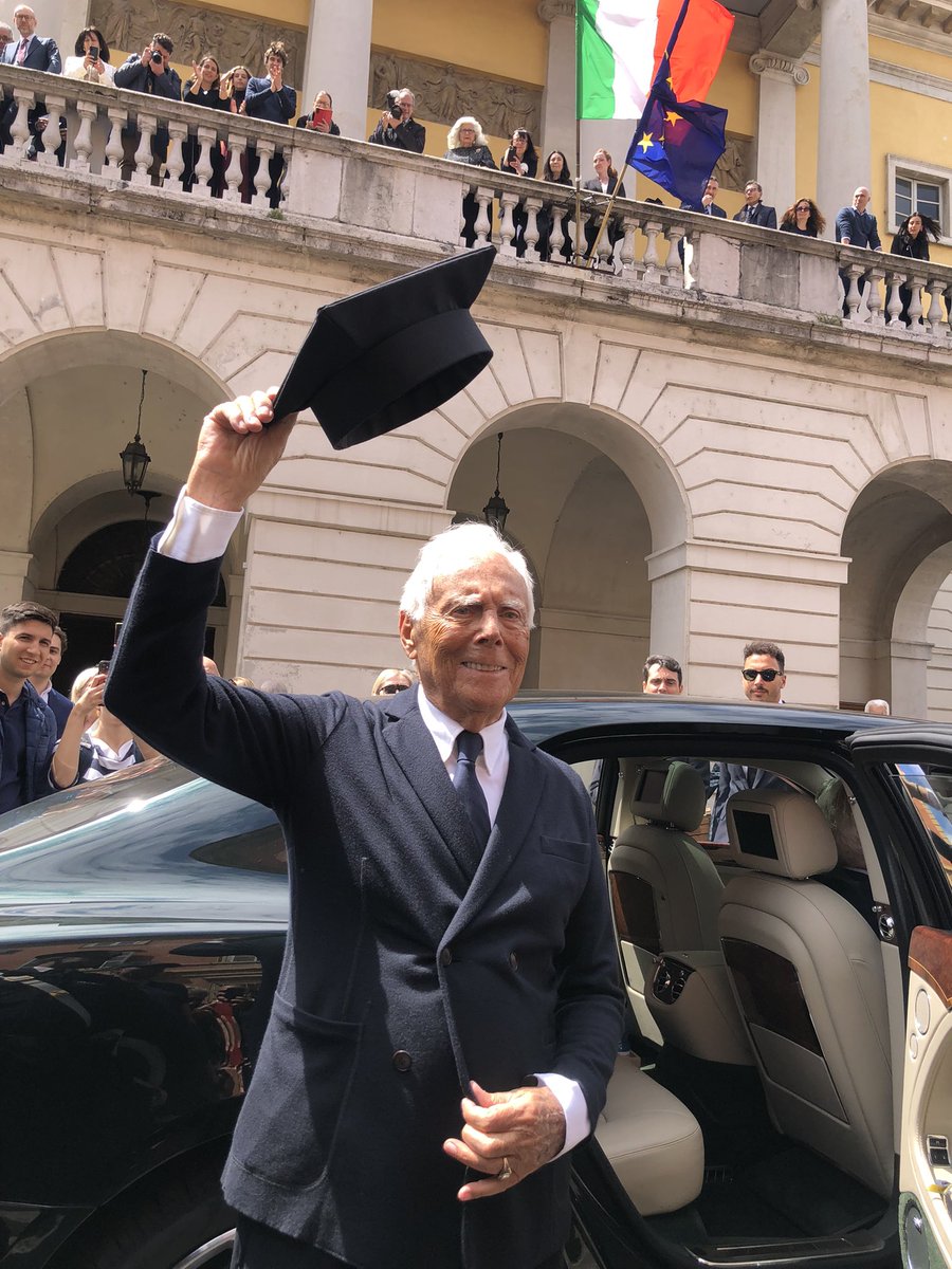 Re Giorgio riceve la laurea ad honorem nella sua Piacenza. <a href="/giorgioarmani/">GiorgioArmani</a> <a href="/Unicatt/">Università Cattolica</a> <a href="/teatripiacenza/">Teatri Piacenza</a> #GiorgioArmani #Piacenza