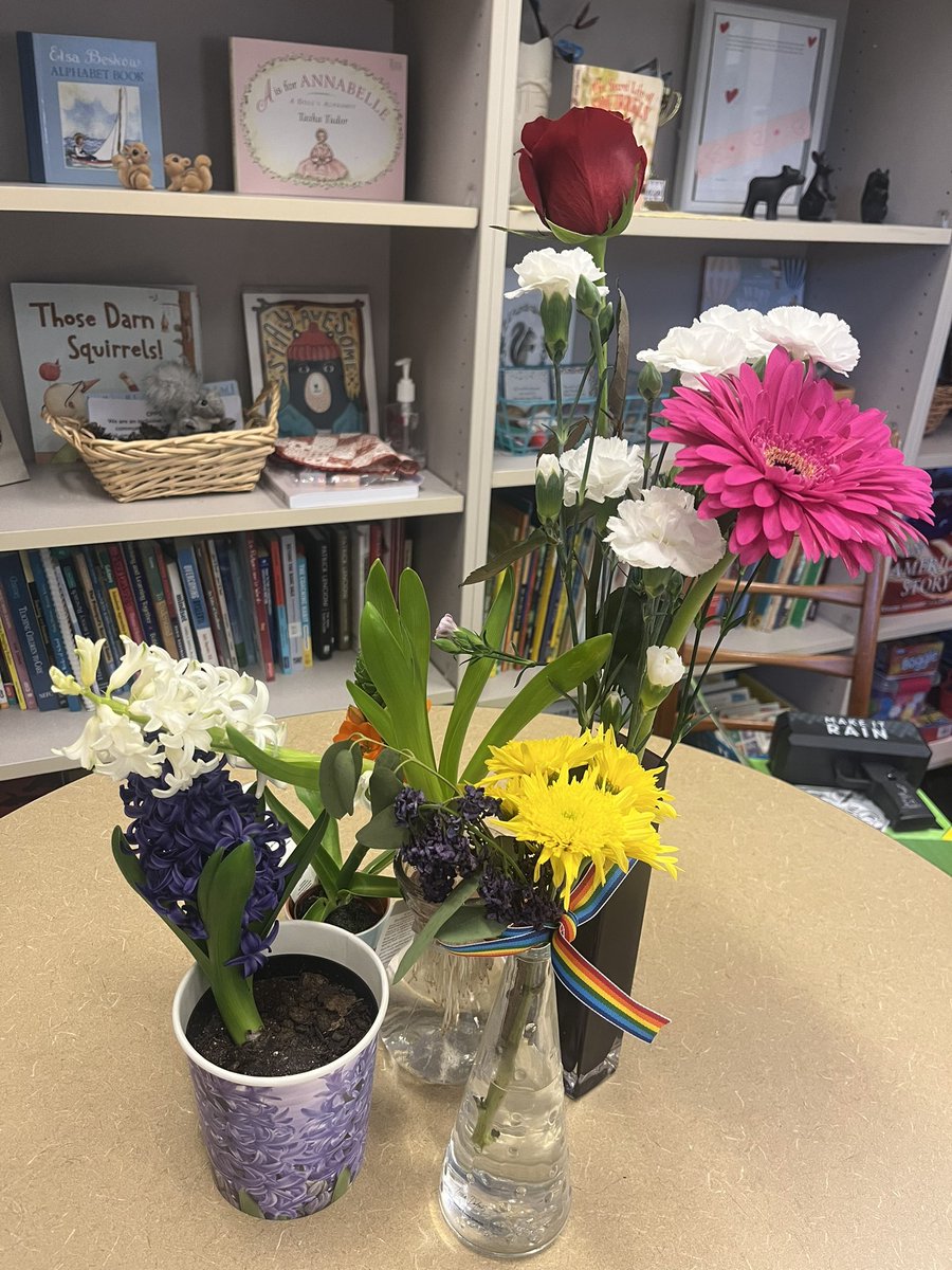 Thank you, Cedaroak Park community for the kind gestures of appreciation towards our team of educators. We are feeling the gratitude and sending it right back to each of you!🐿️