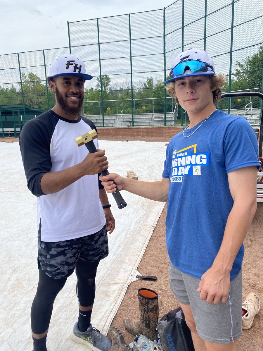 howell_baseball's tweet image. AJ giving the hammer to Coach Herron who is leaving tomorrow for the Pesos league.  Good Luck Coach Herron.  #vikingbaseball