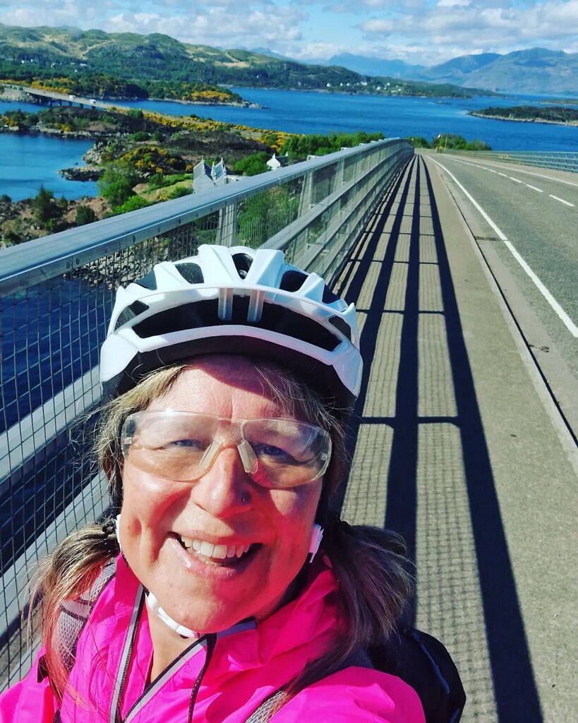 Sezsamuel712's tweet photo. Cycling over the Skye bridge was an exhilarating experience.....#soloadventures #cyclingadventures #skyebridge #lovecycling #cyclinglife #campervanlifestyle #campervanlove #campervanlicious https://t.co/EjliH89Kdf https://t.co/OXySBy2mEa
