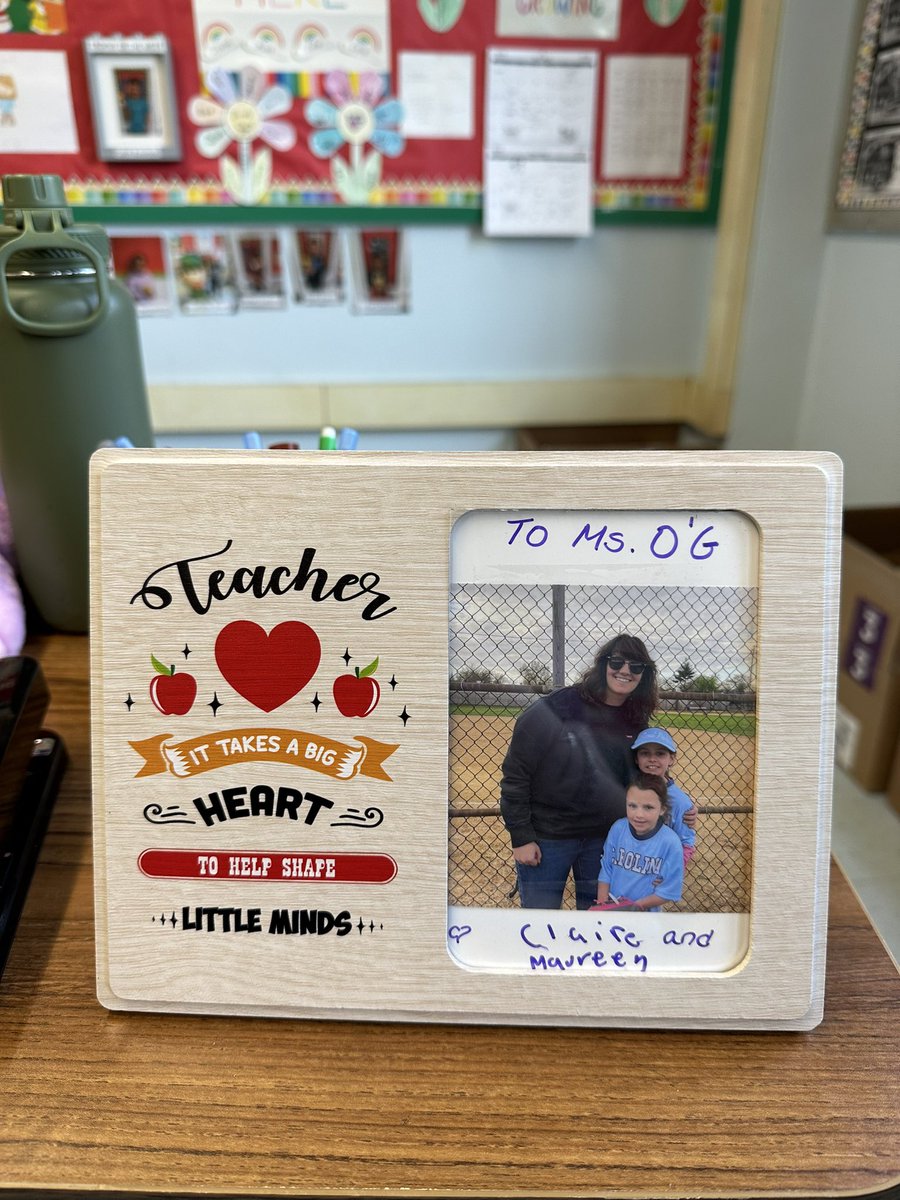 MsJOGara's tweet photo. This is what it’s all about!! Teacher appreciation week has been making my cheeks hurt from all the smiles!  

Thank you @JohnDekams, @BridgetSteg, and @FPBSchools for the opportunity to be here 
and shape little minds! #fpbsdSHINES #TeacherAppreciateWeek https://t.co/Q3V4qkSImv