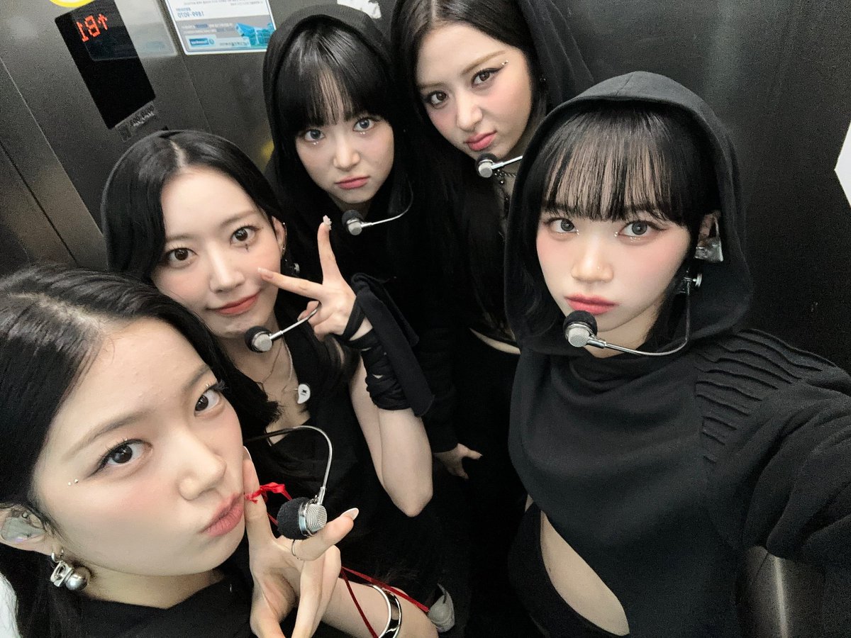 kcwblog's tweet photo. my ot5. ♥︎ #UNFORGIVEN3RDWIN #LESSERAFIM12THWIN https://t.co/1JXCCXZHTA