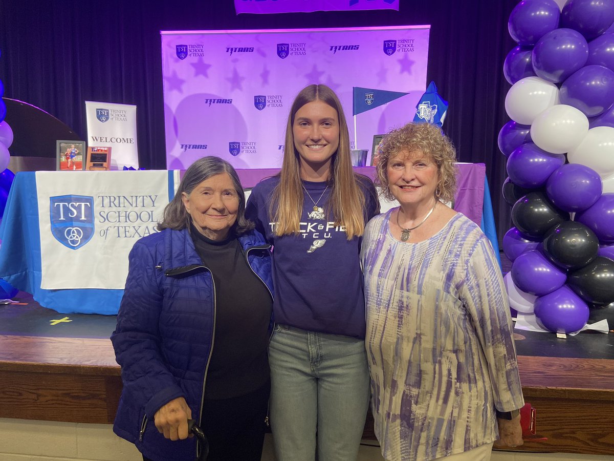 TSTLongview's tweet photo. 🤍💙It’s SIGNING DAY!! 💙🤍
Happy Signing Day to Georgia Scott! 
Georgia is an incredible and impressive TST athlete and today, she signed with Texas Christian University to continue her track career. 
We are beyond proud of Georgia and all of her achievements. https://t.co/3o3hhS2XAs