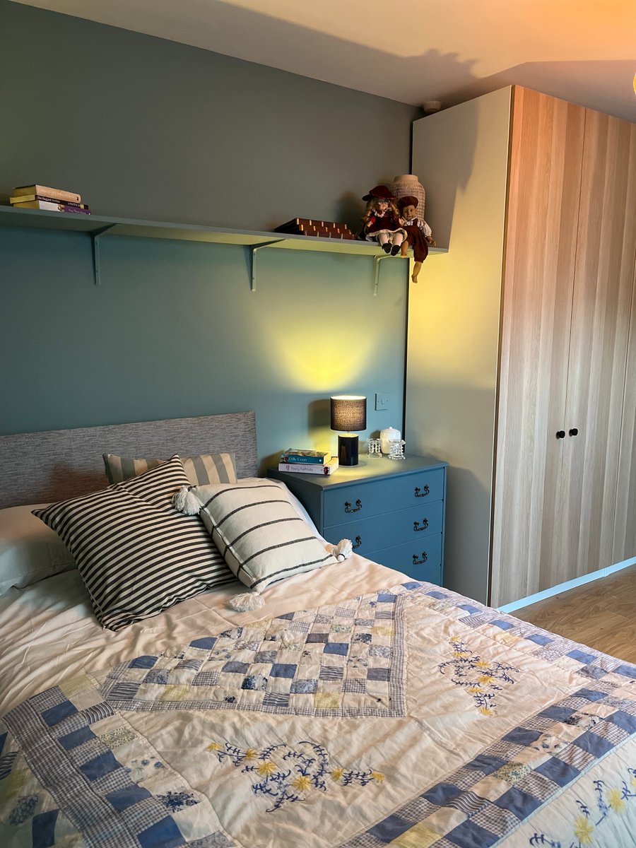 Behold: a bright, accessible and beautiful new home for Sharon and Gavin. 🌞✨✨ 

<a href="/DeeMColeman/">Dee</a>, <a href="/Builder_Pete/">Pete the Builder</a> and the rest of the #HomeRescue crew have flipped this kitchen on its head and transformed Sharon’s bedroom into a space she’ll be happy to spend her time in. Amazing