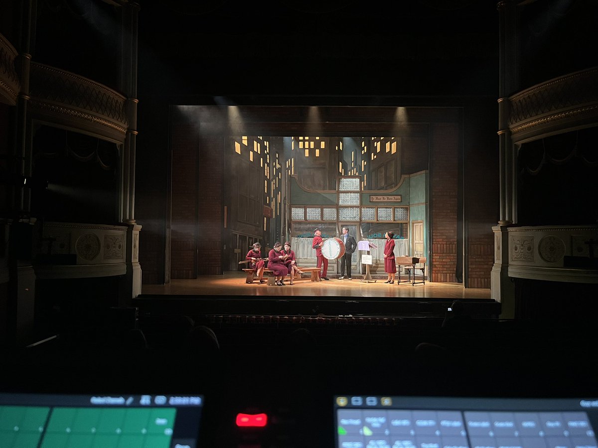 willburgher's tweet image. Lights for Guys and Dolls this week @bathoperatic big thank you to @PrimeTheatreUK and @EnlightenedLx for the extra kit!