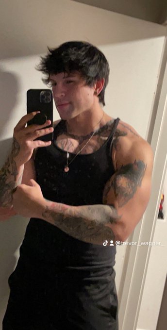 Choke hold anyone? https://t.co/Bon4p3W5iD