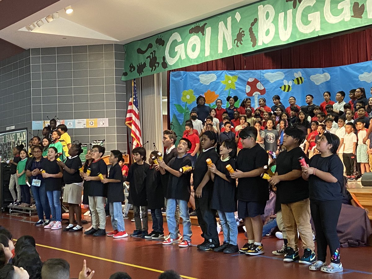 AlexaBurman's tweet photo. 4th grade performance @Aliefsneed  big shout out to @sneed_music and Mr. Hawkins for a great musical today! It’s all about bugs.. https://t.co/gcah2odVDY