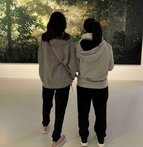 AlldVersailles's tweet photo. Belle initiative de Mme @VeroChartier19 que cette visite au Musée du @jeudepaume pour faire découvrir aux élèves germanistes de Terminale du Lycée Galilée @V_Gennevilliers @acversailles l'exposition du peintre 🇩🇪 #ThomasDemand @LV_Versailles @daacversailles @DareicV @MatarKatia1 https://t.co/KEzBgjq9mH