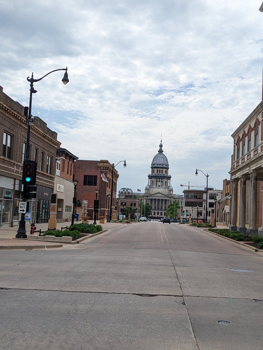 proflauradean's tweet photo. Attended the Central Illinois Human Trafficking Task Force meeting at the Department of Justice Office in Springfield today and talked about our brand new research brief and updates to our #HumanTrafficking Vulnerability Assessment. #StudentFacultyResearch #PerformanceLearning https://t.co/ki66Stxmlq