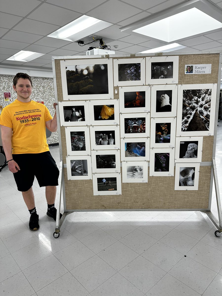 🎉2023 @ElkGrove_HS Senior Art Show! So proud of our artists! 
#WeArtEG @EGFineArts