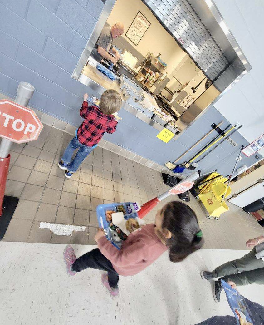 CarlenaSheeran's tweet photo. The #HCSPreschool K-bound scholars in Jennifer Arnoldβs class @RineyvilleE are going through the lunchline, playing on the big kid playground & the kindergarten teachers visited the class to tell them all about K.β€οΈππ€ #HCSBetterTogether #LetsGoToK #TransitionTips https://t.co/NlGD2krBBl